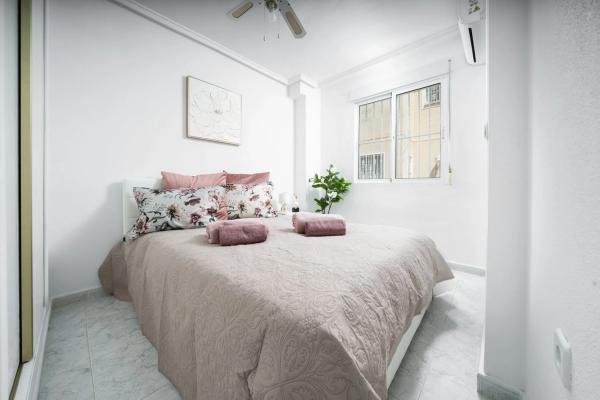 Chalet pareado en calle del Fénix, 22