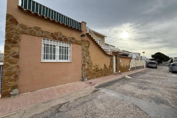 Chalet adosado en calle Acuario