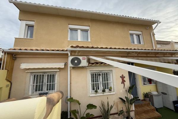 Chalet adosado en calle Acuario