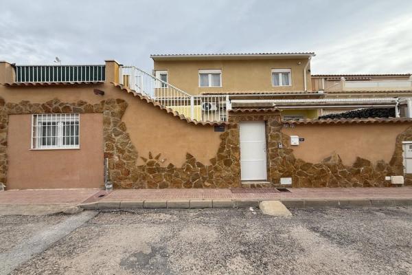 Chalet adosado en calle Acuario