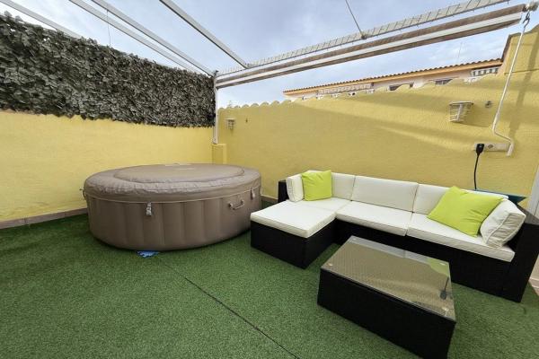 Chalet adosado en calle Acuario