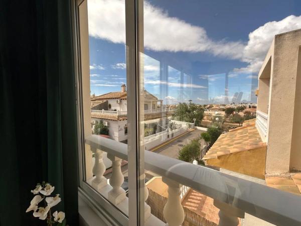 Chalet adosado en calle Trepadora