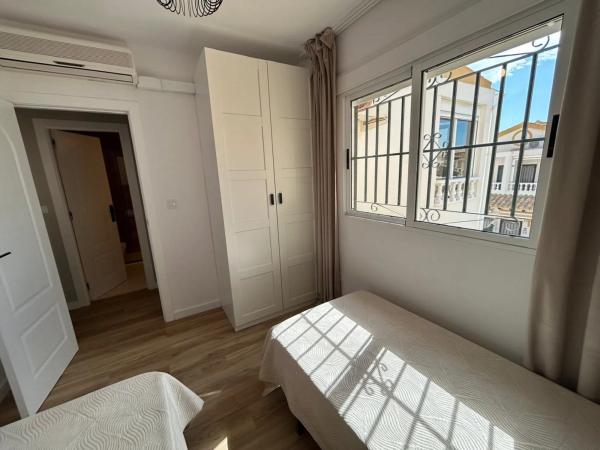 Chalet adosado en calle Trepadora