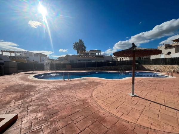 Chalet pareado en plaza H-1 Villa Rosa, 3