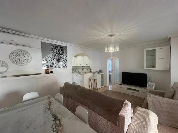 Chalet pareado en calle Trepadora, 1