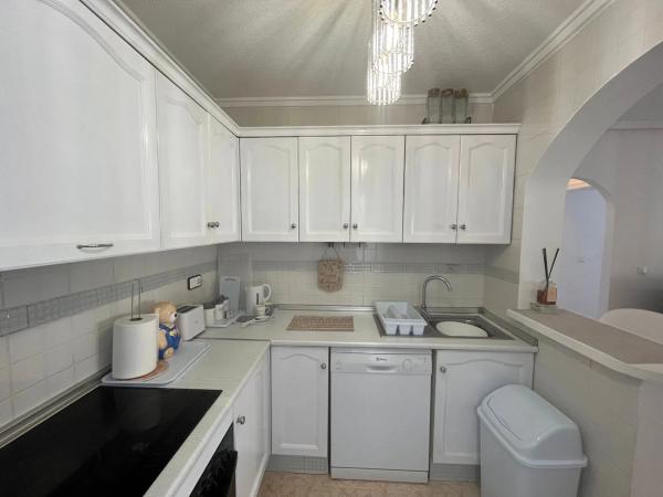 Chalet pareado en calle Trepadora, 1