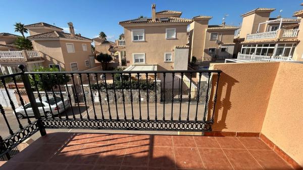 Chalet adosado en calle Abdelacies, 898