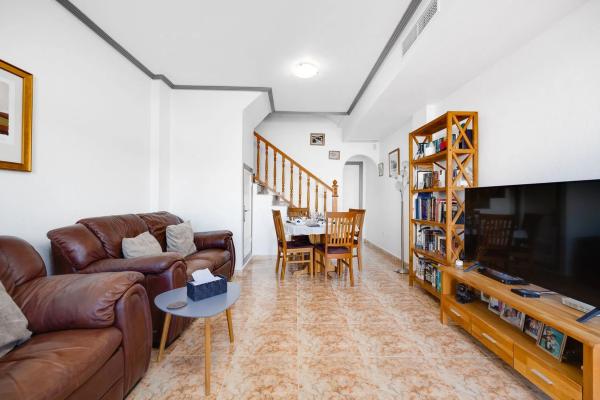 Chalet adosado en calle Almohabenos, 19