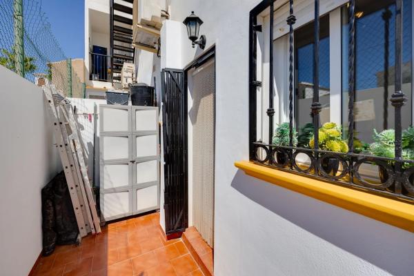 Chalet adosado en calle Almohabenos, 19