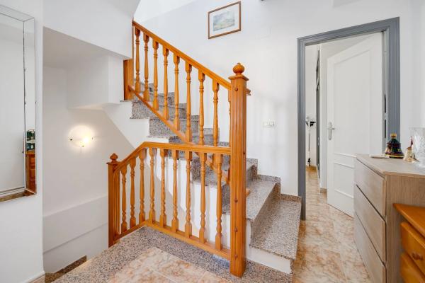 Chalet adosado en calle Almohabenos, 19