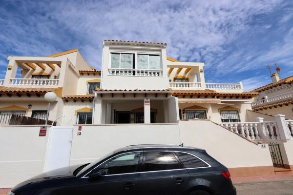 Chalet adosado en calle Trepadora