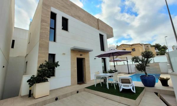 Casa independiente en calle Puig Mayor-Filipinas A3, s/n