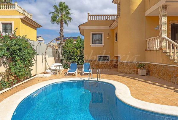 Casa independiente en calle Guapiles