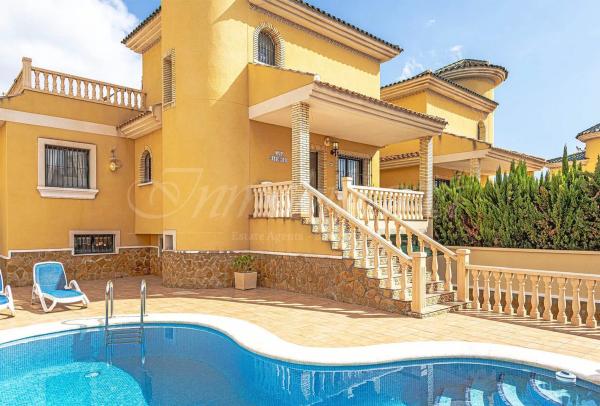 Casa independiente en calle Guapiles