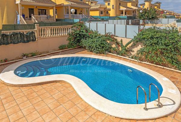 Casa independiente en calle Guapiles