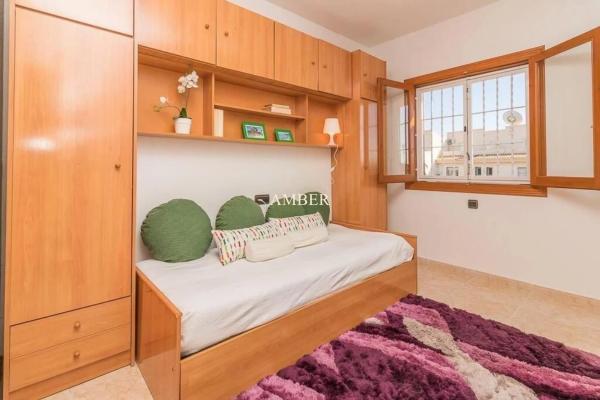 Chalet adosado en calle Pintor rivera