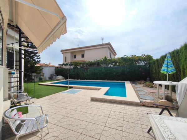 Casa independiente en calle Luis Gordillo