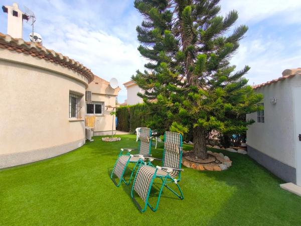 Casa independiente en calle Luis Gordillo