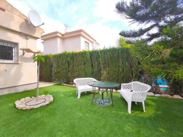 Casa independiente en calle Luis Gordillo