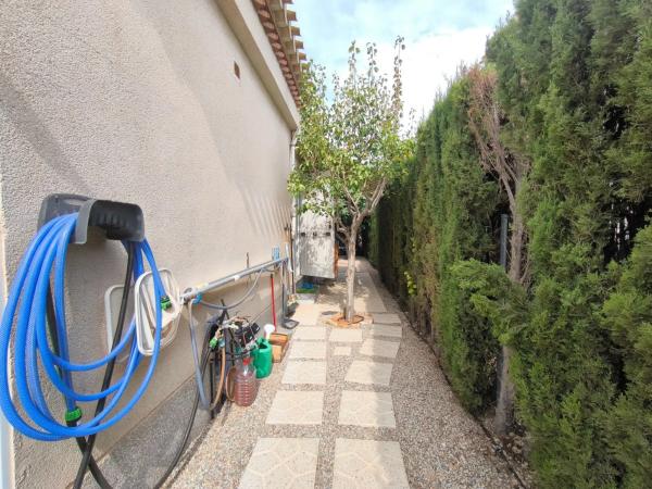 Casa independiente en calle Luis Gordillo