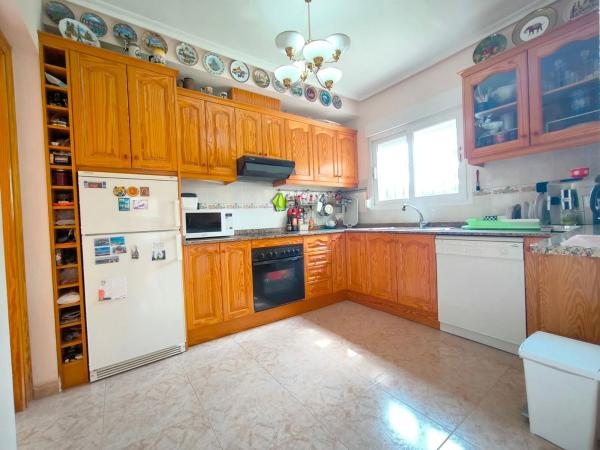 Casa independiente en calle Luis Gordillo