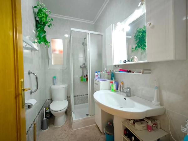 Casa independiente en calle Luis Gordillo