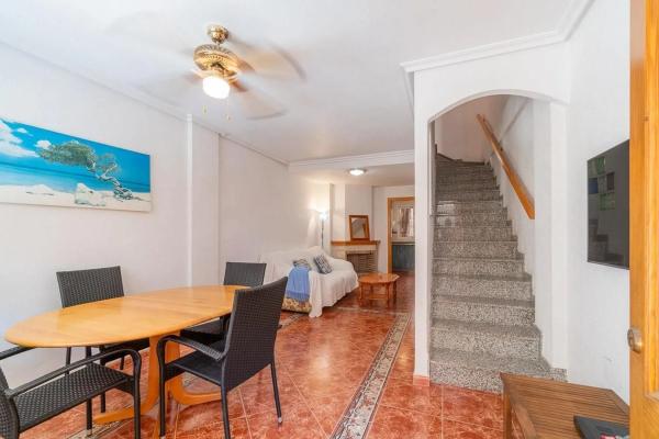 Chalet adosado en calle Nicolás de Bussi, 42