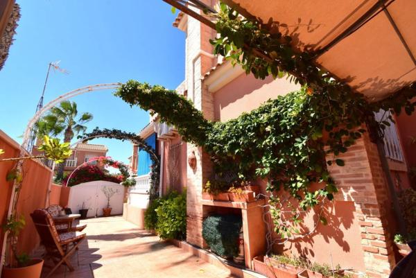 Chalet en Barrio Playa Flamenca