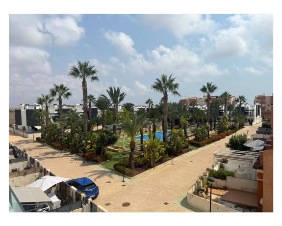 Chalet adosado en calle azafran s/n