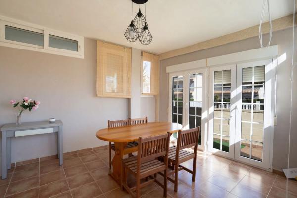 Chalet adosado en calle Pintor Ribera