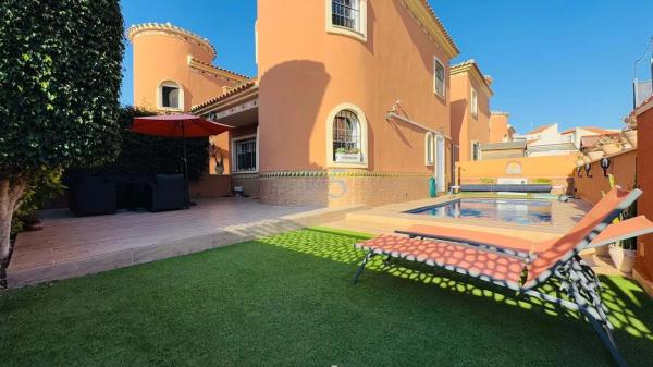 Chalet en Barrio Playa Flamenca