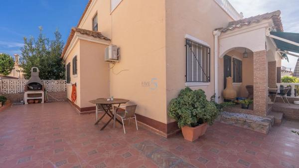 Chalet en Barrio Playa Flamenca