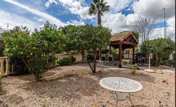 Chalet pareado en calle Estaca