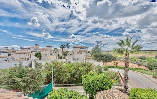 Chalet pareado en calle Estaca