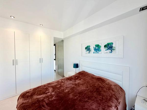 Chalet adosado en calle Bidasoa, 11