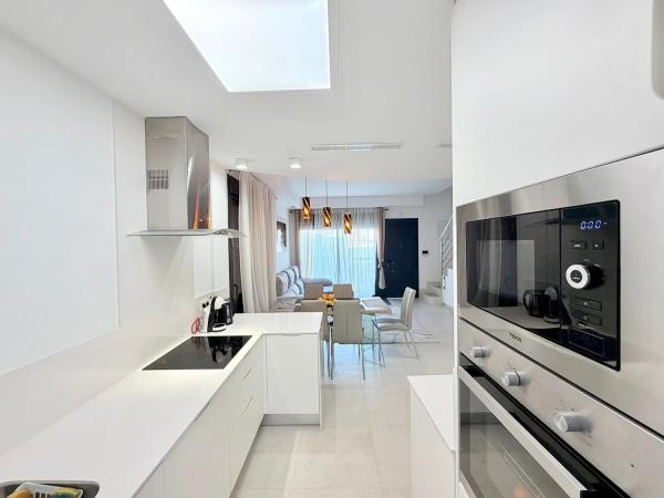 Chalet adosado en calle Bidasoa, 11