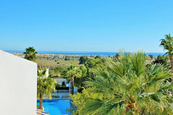 Chalet adosado en Urbanització Pau 8