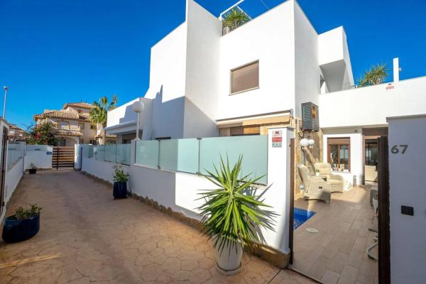 Chalet adosado en calle Tarifa s/n
