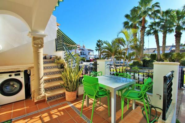 Chalet adosado en calle la Dolores, 9