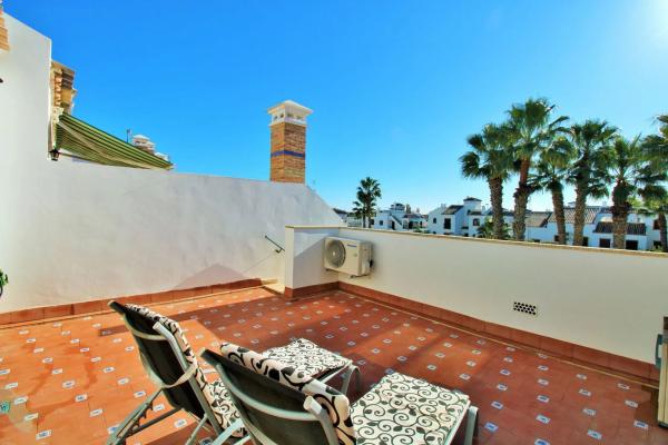 Chalet adosado en calle la Dolores, 9