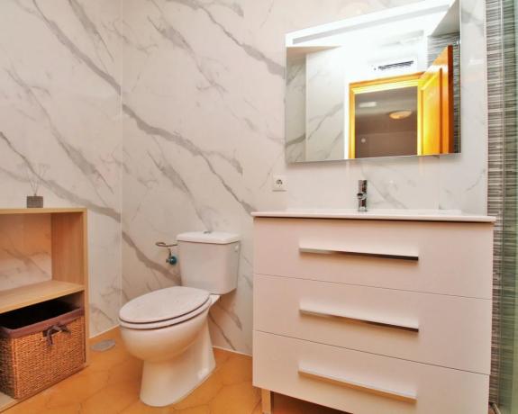 Piso en calle Tramontana, 24