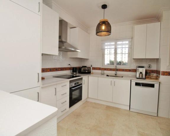 Casa independiente en calle Tomás Bretón s/n