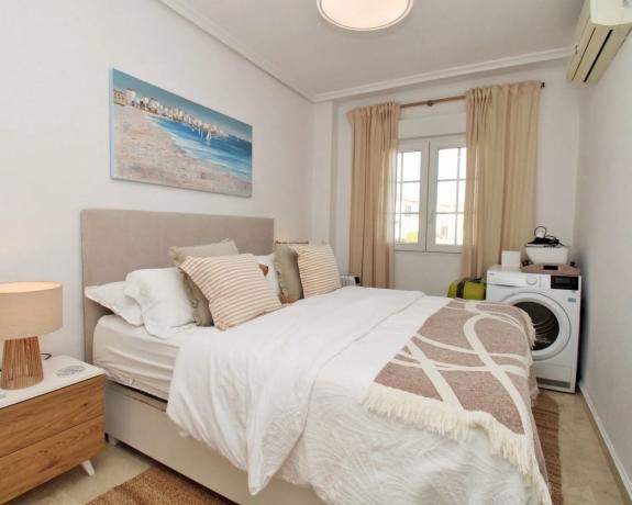 Casa independiente en calle Tomás Bretón s/n