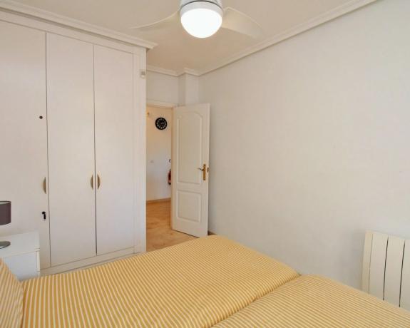 Piso en calle Tramontana, 26