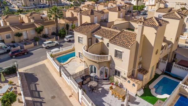 Chalet adosado en calle Peñalara