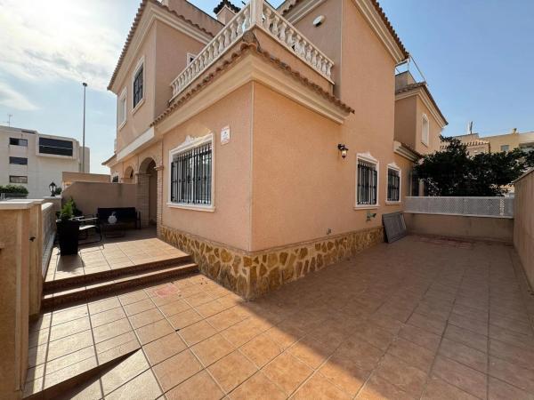 Dúplex en Barrio Villamartín-Las Filipinas