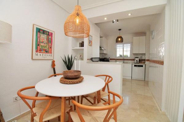 Chalet adosado en calle Tomás Bretón