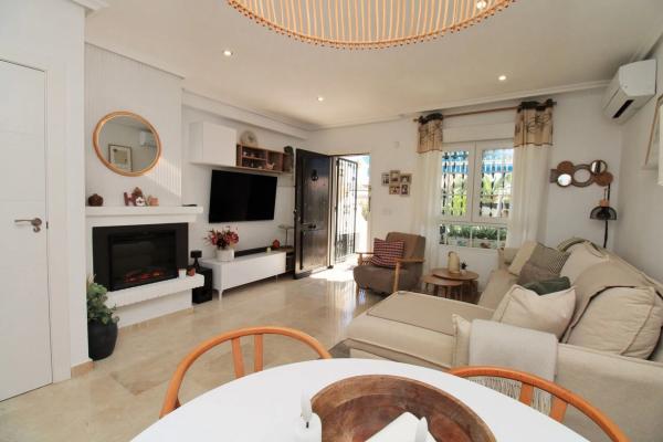 Chalet adosado en calle Tomás Bretón