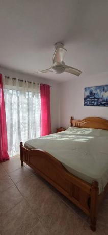 Casa independiente en calle República Dominicana, 9