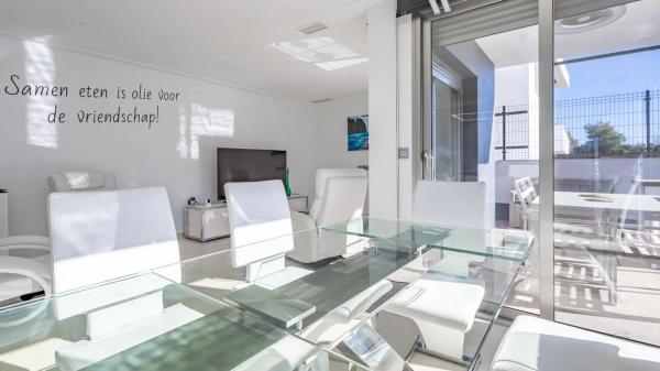 Casa independiente en calle Navia